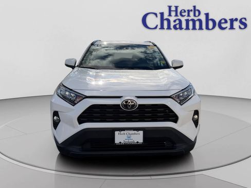 Used 2021 Toyota RAV4 XLE image 2