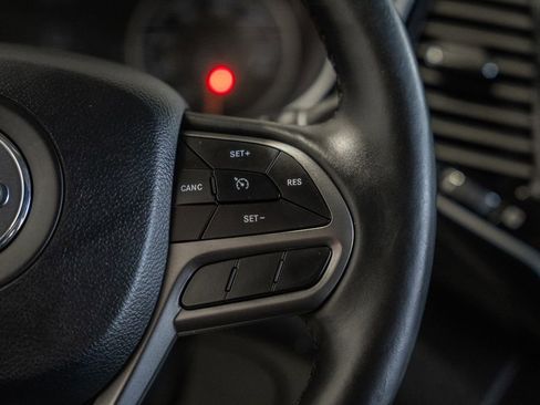 Used 2019 Jeep Cherokee Limited w/ Trailer Tow Group image 33