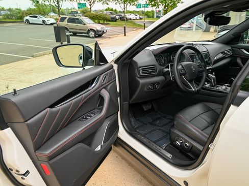 Used 2024 Maserati Levante Modena Ultima AWD/4WD image 15