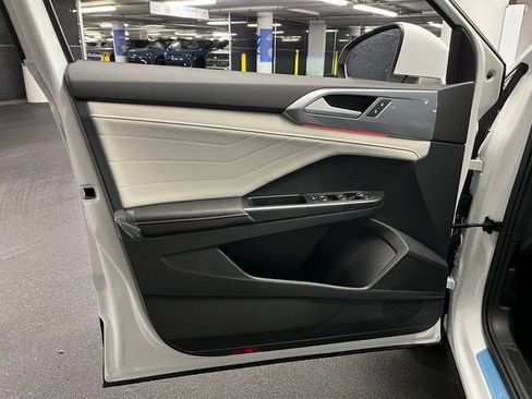 New 2026 Volkswagen Taos SEL AWD/4WD image 20