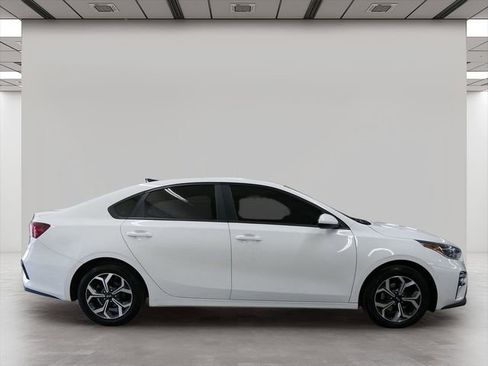 Used 2020 Kia Forte LXS FWD image 6