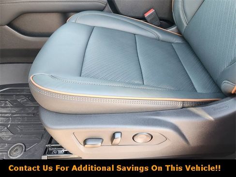 New 2026 GMC Yukon XL AT4 w/ AT4 Premium Package image 18