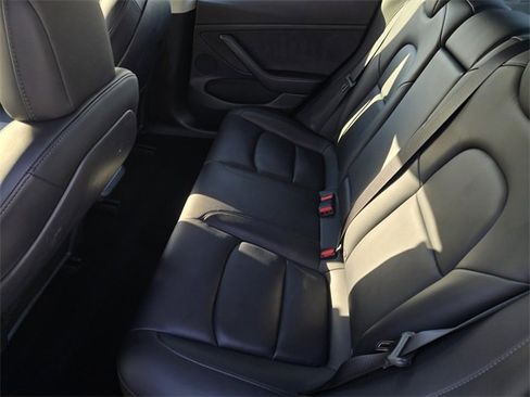 Used 2022 Tesla Model 3 Long Range image 10