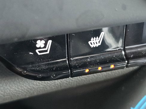 Used 2021 Chevrolet Camaro SS image 12