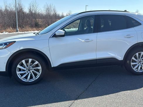 Used 2022 Ford Escape Titanium w/ Titanium Elite Package image 13