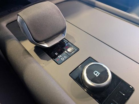 New 2026 Land Rover Discovery S AWD/4WD image 21