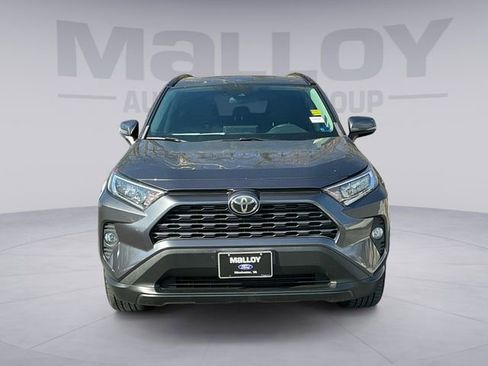 Used 2020 Toyota RAV4 XLE Premium image 8