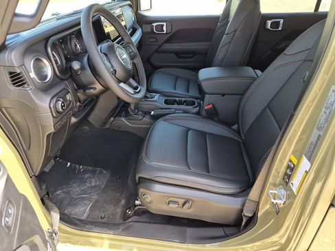 New 2026 Jeep Gladiator Sport image 9