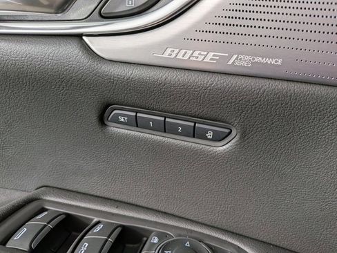 Certified 2022 Cadillac XT5 Premium Luxury image 10