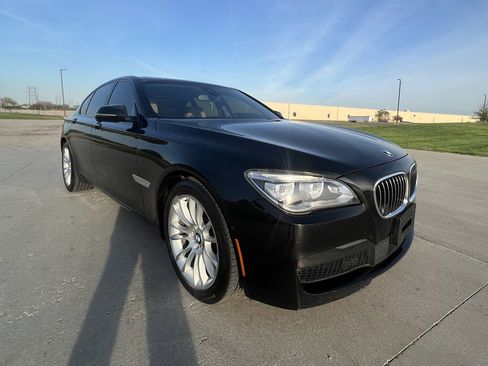 Used 2015 BMW 750i xDrive image 7