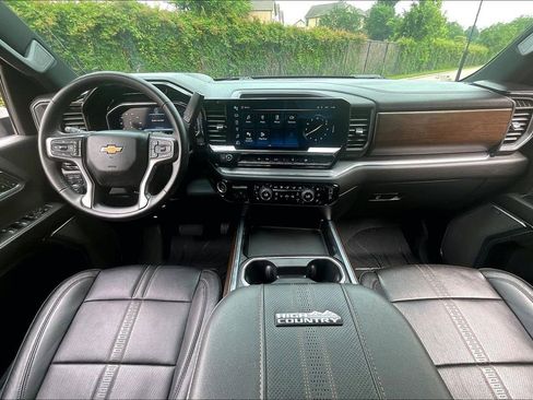 Used 2024 Chevrolet Silverado 2500 High Country w/ High Country Premium Package AWD/4WD image 20