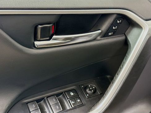Used 2023 Toyota RAV4 Limited image 17