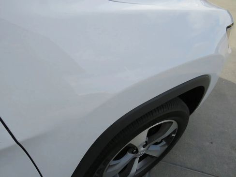 Used 2020 Jeep Cherokee Limited image 34