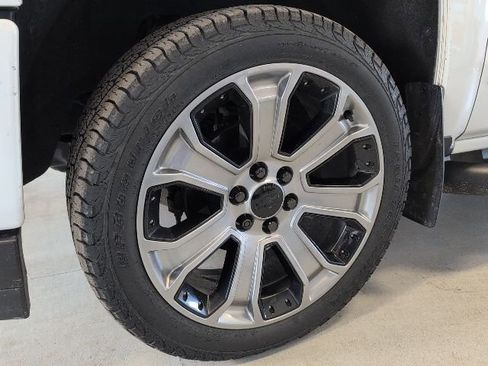 Used 2018 Chevrolet Silverado 1500 LT w/ All Star Edition image 7