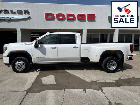 Used 2023 GMC Sierra 3500 Denali w/ Denali Ultimate Package AWD/4WD image 2