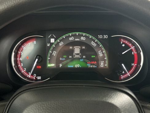 Used 2025 Toyota RAV4 XLE FWD image 22