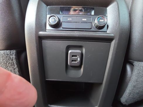 Used 2023 Chevrolet Traverse LT AWD/4WD image 38