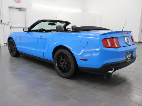 Used 2010 Ford Mustang GT Premium RWD image 6