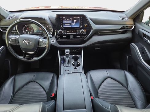 Used 2021 Toyota Highlander XSE image 9