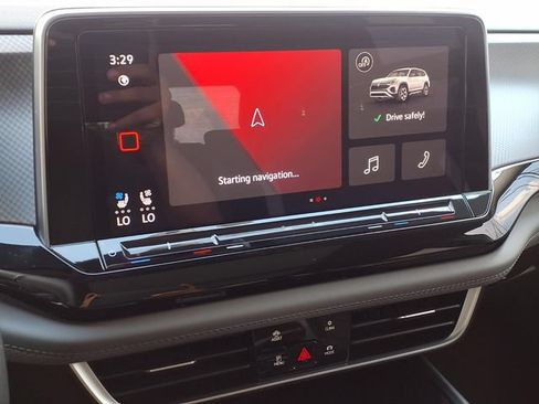 Used 2024 Volkswagen Atlas Peak Edition SE AWD/4WD image 9