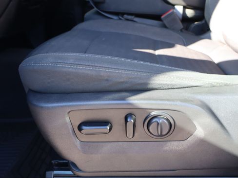 Used 2020 Chevrolet Silverado 1500 LT image 16