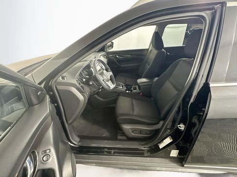 Used 2019 Nissan Rogue SV AWD/4WD image 13