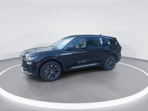 New 2026 Lincoln Nautilus Premier image 5