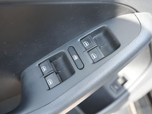 Used 2012 Volkswagen Jetta SE FWD image 20