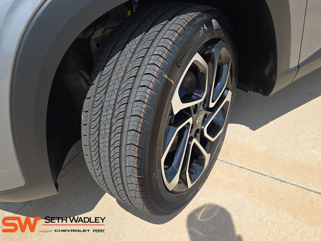 New 2026 Chevrolet Trax RS w/ Driver Confidence Package FWD image 31