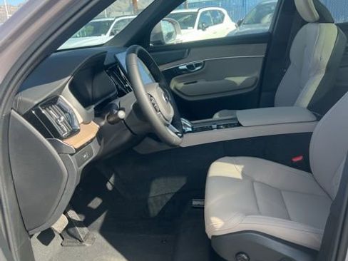 New 2026 Volvo XC90 B6 Plus w/ Protection Package Premier image 23