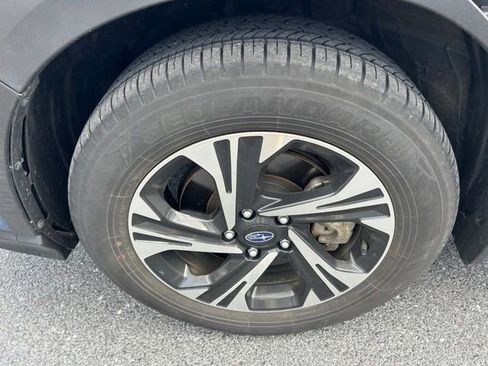 Used 2024 Subaru Crosstrek 2.0i Premium image 11