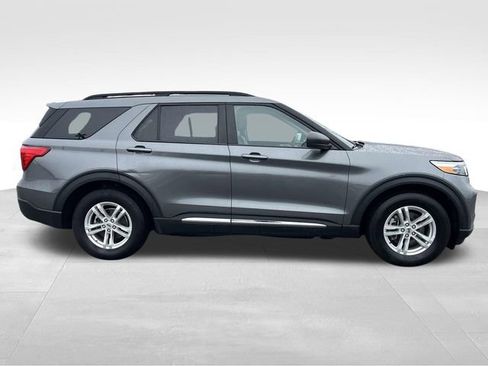 Used 2023 Ford Explorer XLT w/ Equipment Group 202A image 8