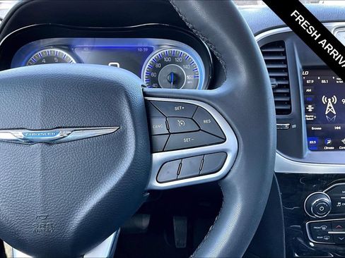 Used 2023 Chrysler 300 Touring L w/ Comfort Group AWD/4WD image 14