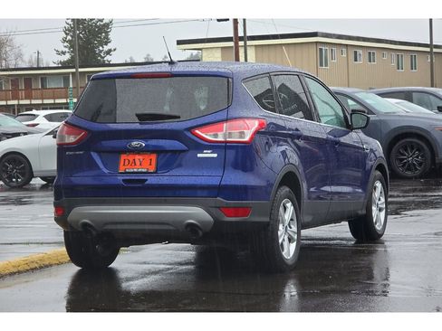 Used 2015 Ford Escape SE image 5