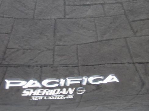 Used 2018 Chrysler Pacifica Limited w/ Tire & Wheel Group image 8