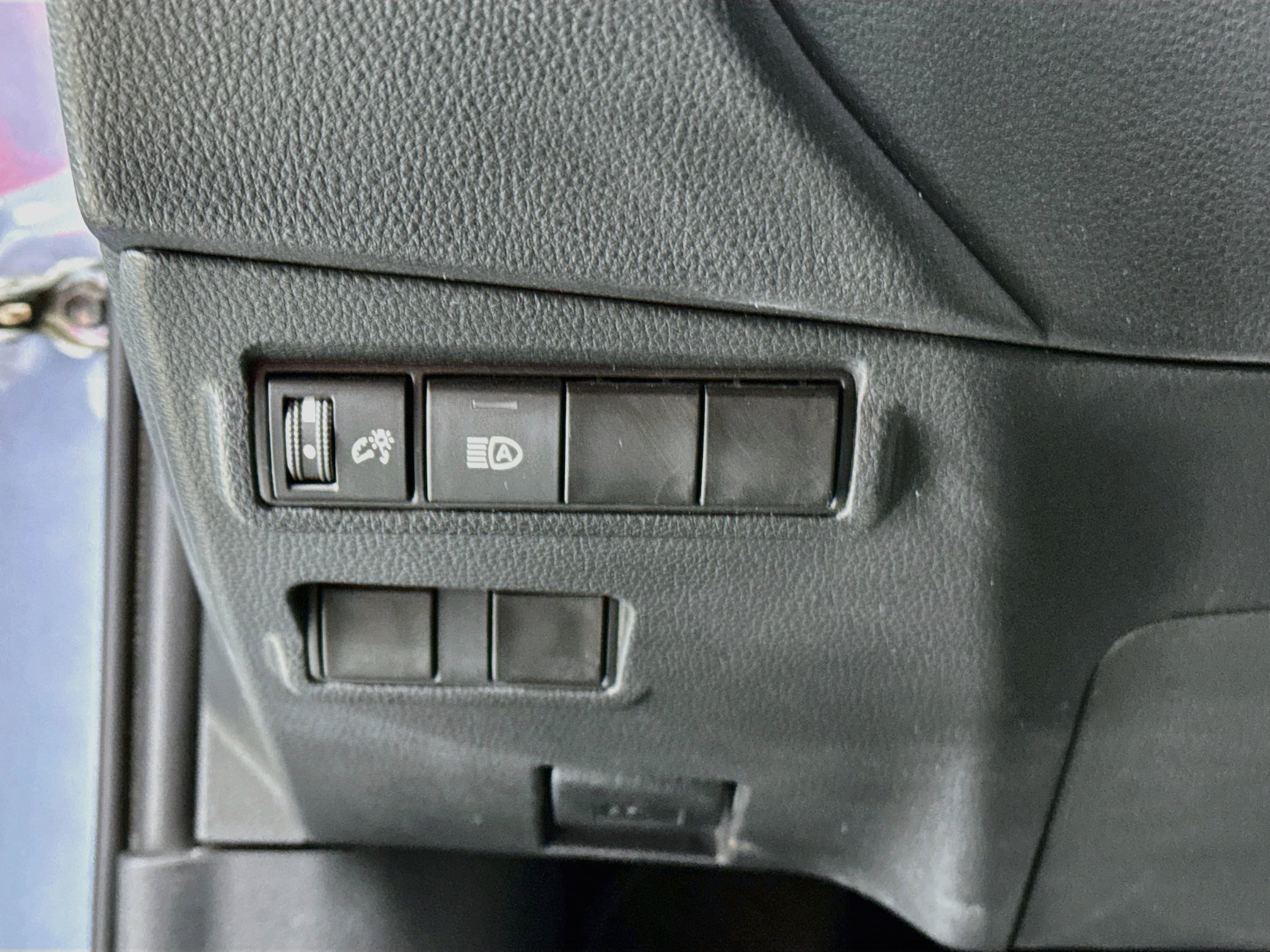 Certified 2024 Toyota Corolla Cross LE AWD/4WD image 10