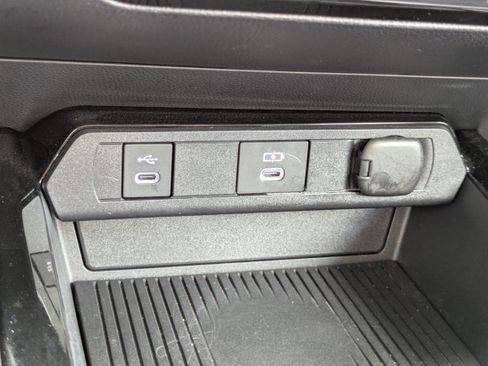Used 2026 Toyota Prius LE FWD image 24