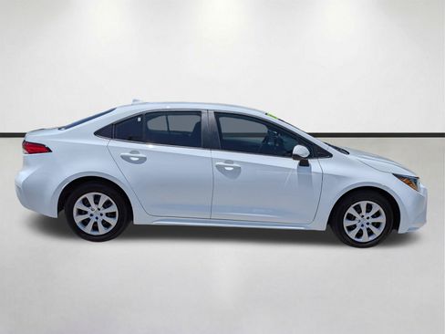 Used 2024 Toyota Corolla LE FWD image 3