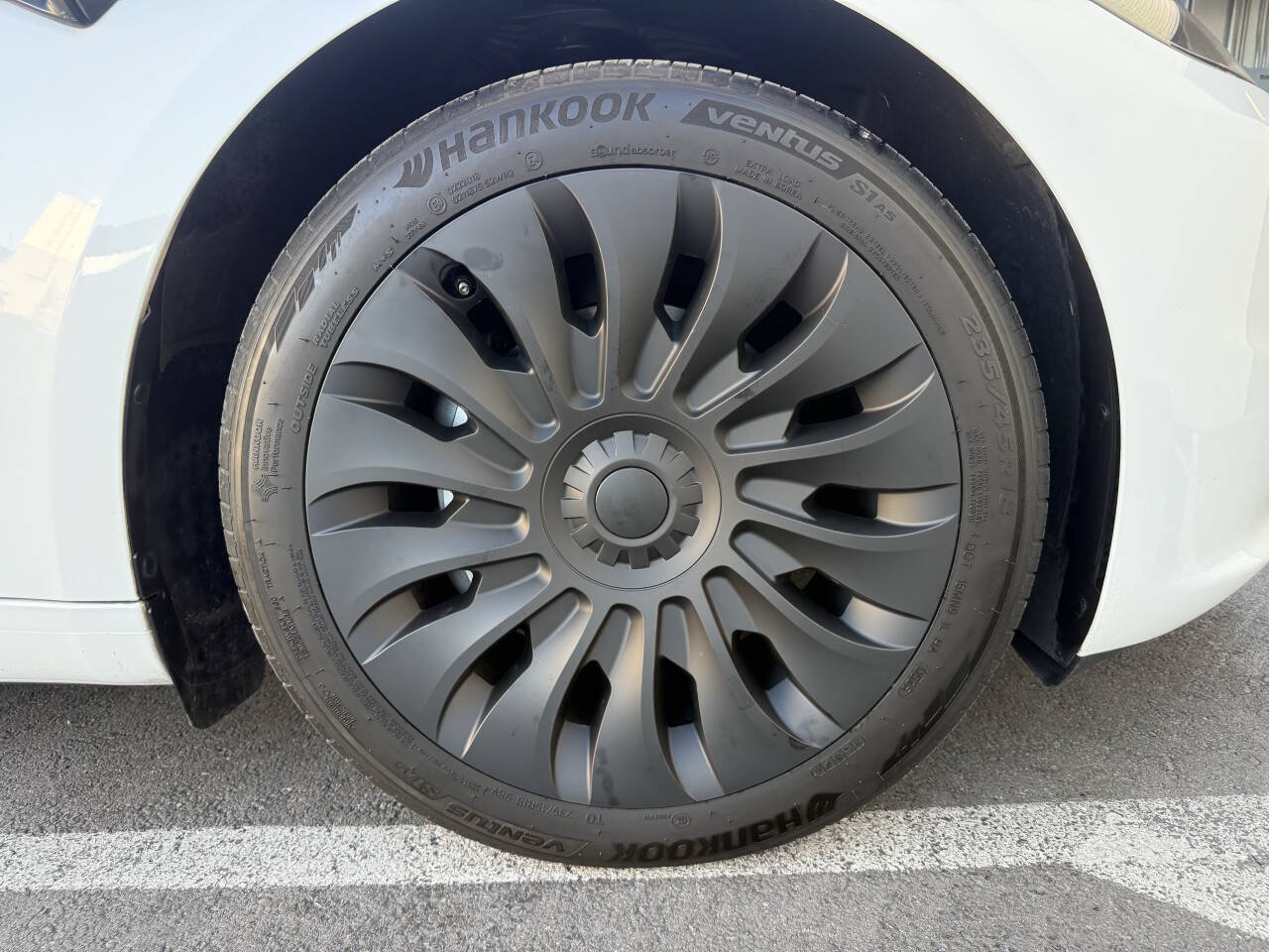 Used 2025 Tesla Model 3 Long Range AWD/4WD image 19