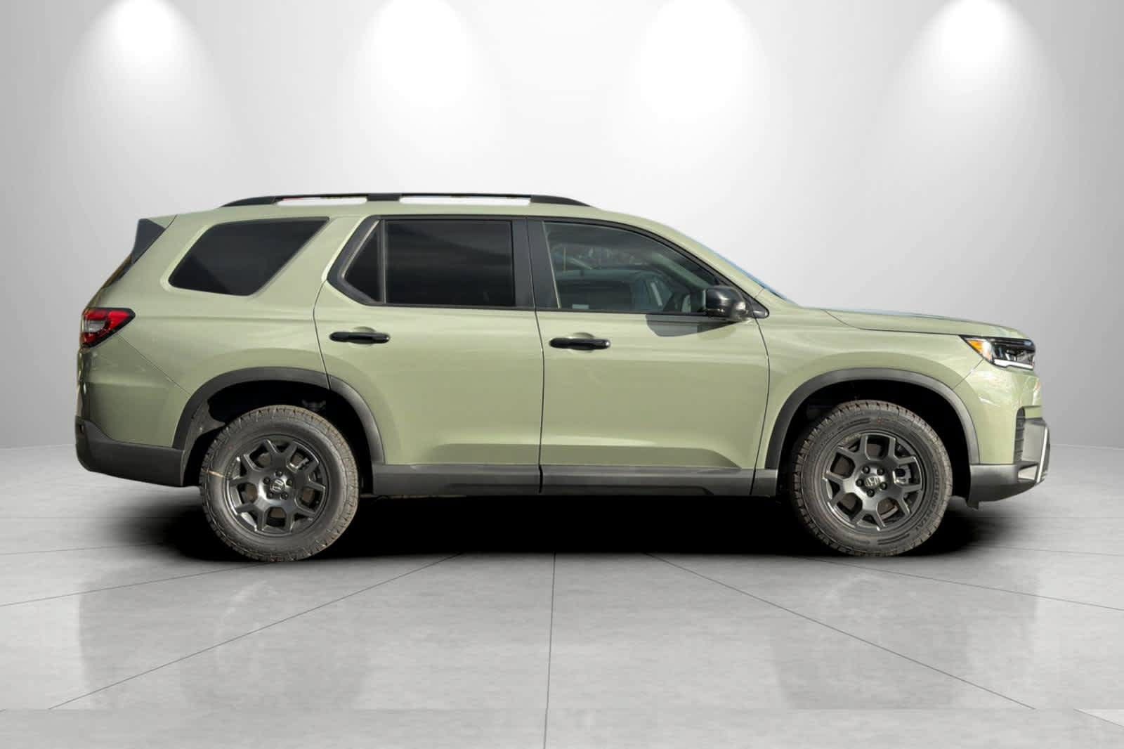 New 2026 Honda Pilot TrailSport image 8