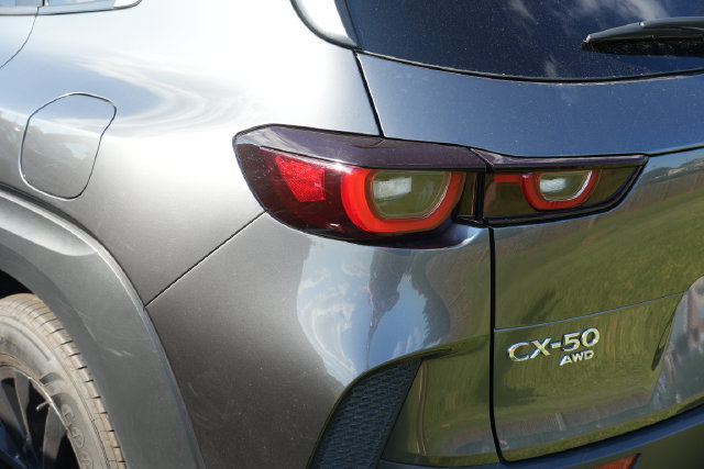 Used 2025 MAZDA CX-50 AWD 2.5 S w/ Preferred Package image 15