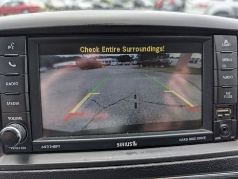 Used 2015 Chrysler Town & Country Touring FWD image 23