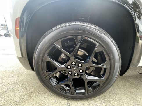 Certified 2024 Chevrolet Traverse RS image 33