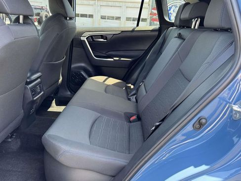 Used 2025 Toyota RAV4 SE AWD/4WD image 16