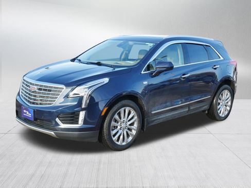 Used 2017 Cadillac XT5 Platinum image 3