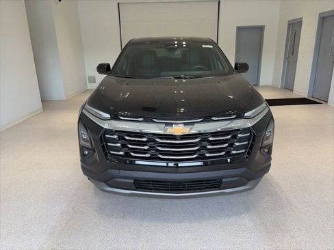 New 2026 Chevrolet Equinox LT w/ Convenience Package II AWD/4WD image 2