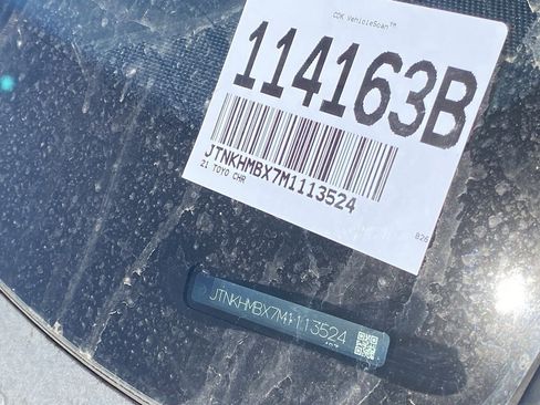 Used 2021 Toyota C-HR XLE image 9