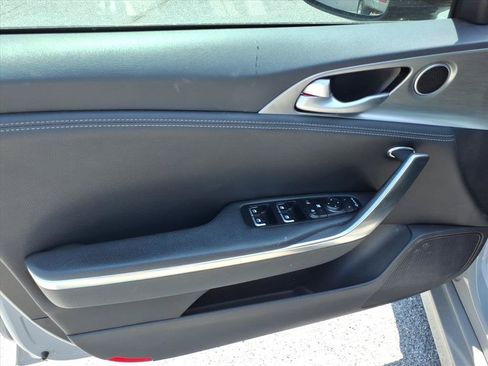Used 2022 Kia Stinger GT1 RWD image 16