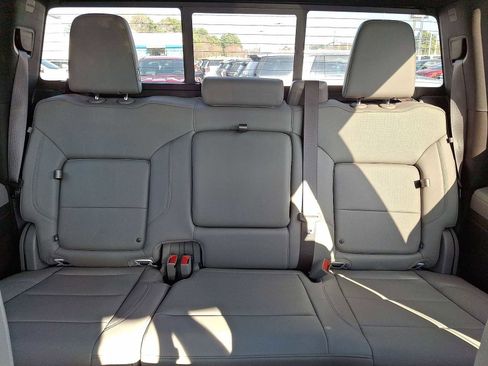 Used 2024 Chevrolet Silverado 2500 LTZ w/ LTZ Convenience Package image 14