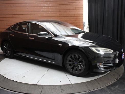 Used 2018 Tesla Model S 75D image 18